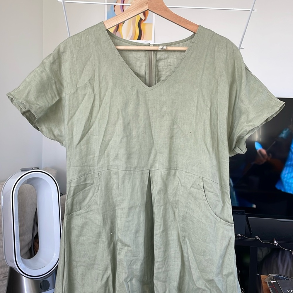 Super cute and sustainable. Only worn once.